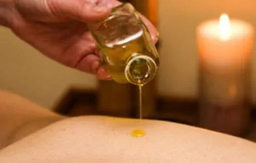Ako si vyrobiť domáci afrodiziakálny masážny olej