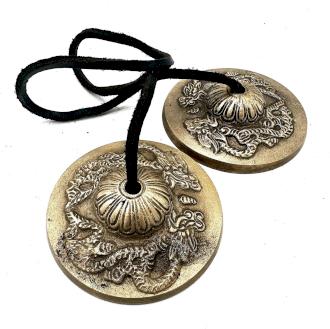 Tibetská Tingsha / Ručné činely na meditáciu- Tibetský Drak - cca 7,4 cm