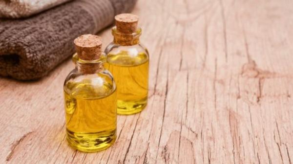 Ako vyrobiť masážny olej pre deti s harmančekovým olejom a olejom vitamínu E
