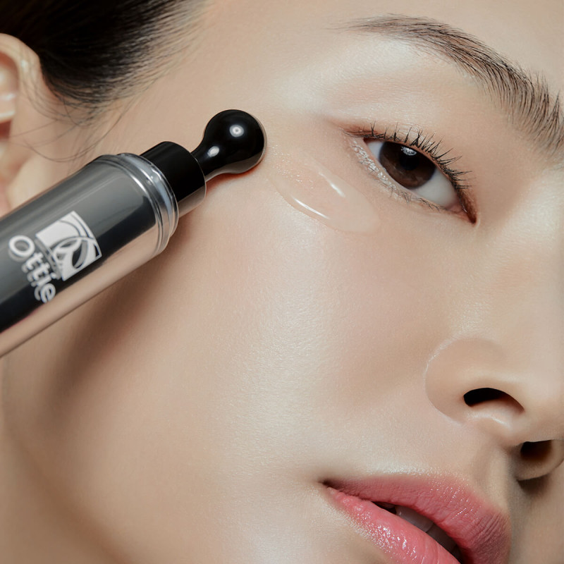 OTTIE Platinum Aura Roll-Up Eye Cream - očný krém, 15 ml 4